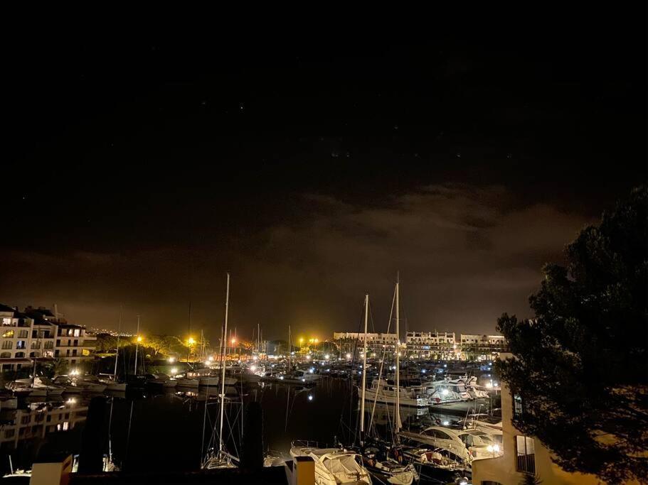 L'atelier Marin Sur Le Port Des Marines Apartment Cogolin